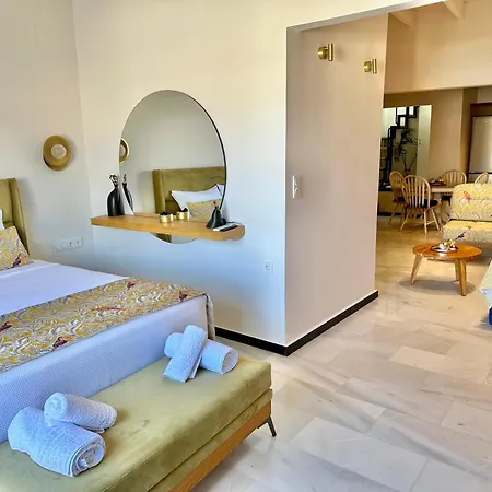 Queen Stella Luxury Homes - Adults Only! Apartman