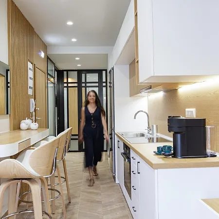 Queen Stella Luxury Homes - Adults Only! *