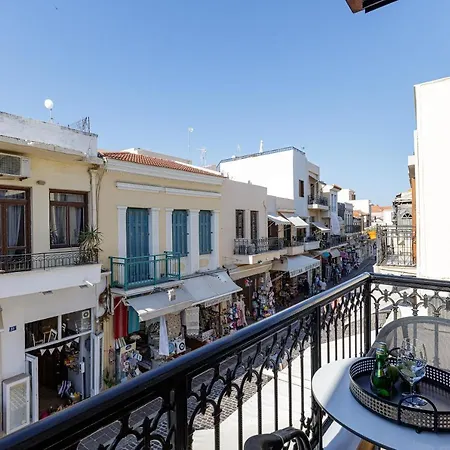 Queen Stella Luxury Homes - Adults Only!