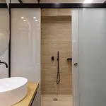Queen Stella Luxury Homes - Adults Only! Apartmán