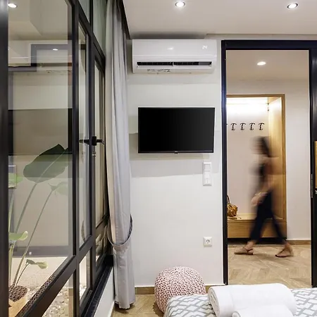 Queen Stella Luxury Homes - Adults Only!