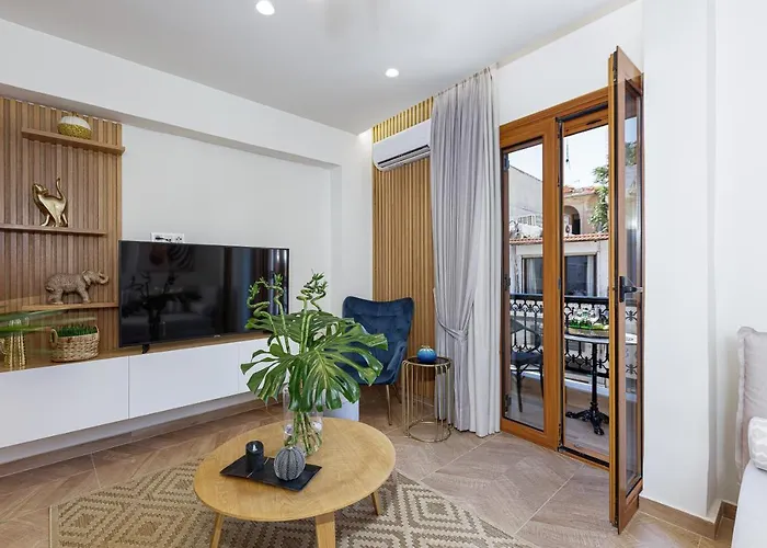 Apartment Queen Stella Luxury Homes - Adults Only! *