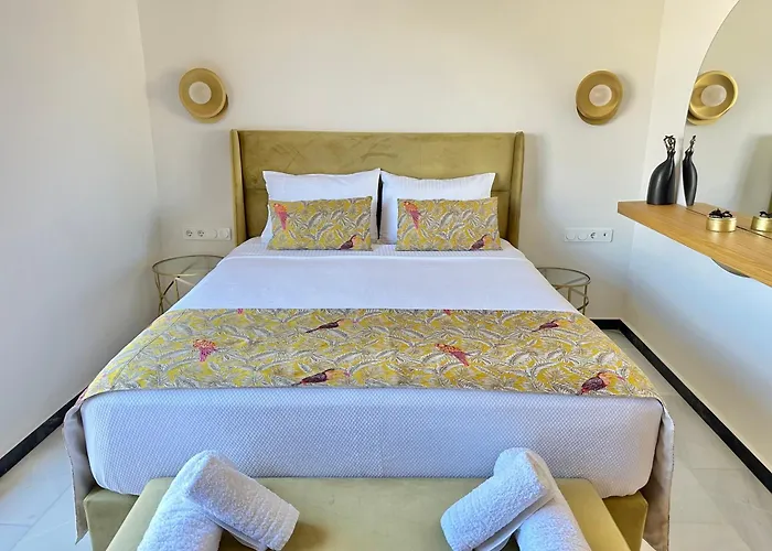 Queen Stella Luxury Homes - Adults Only! Апартаменты