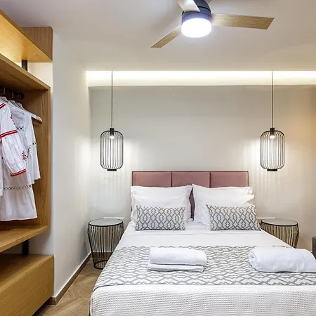 Queen Stella Luxury Homes - Adults Only!