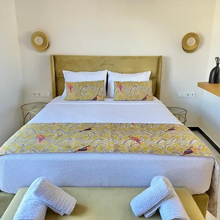 Queen Stella Luxury Homes - Adults Only! Lägenhet